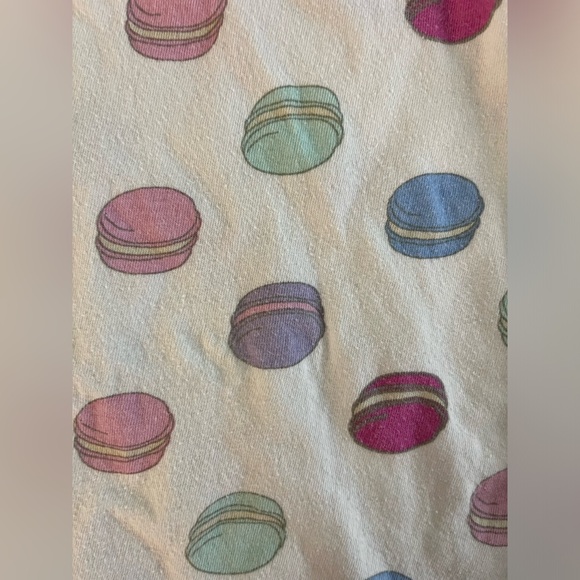 Old Navy White with Macaroon print t-shirt, toddler girl size 5T, kid t-shirts - Picture 3 of 5